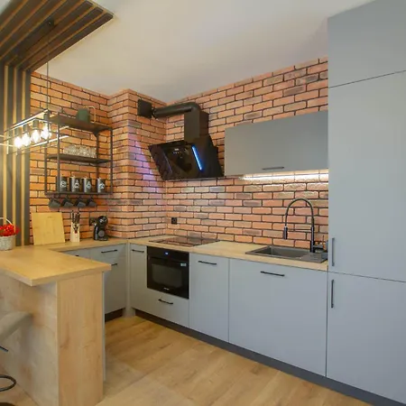 アパート Terenia プツク